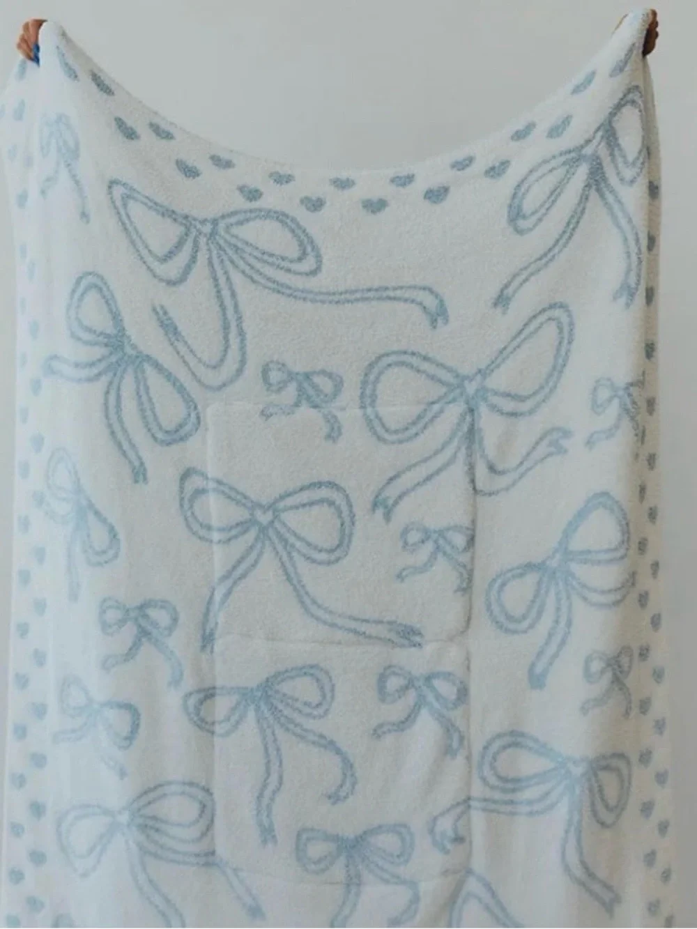 Cozy Bow Sherpa Throw Blanket - Light Blue